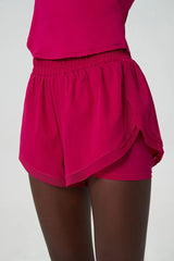 Conjunto Esportivo com Camiseta Cropped e Short com Forro