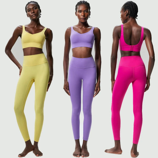 Conjunto Fitness com Top Liso e Legging Encorpada