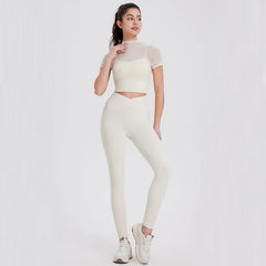 Conjunto Fitness com Blusa Manga Curta em Tule e Legging