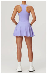 Vestido Esportivo com Saia Plissada