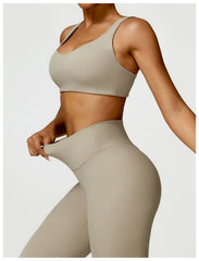 Conjunto Fitness com Cropped Manga Longa e Legging