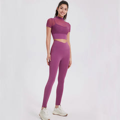 Conjunto Fitness com Blusa Manga Curta em Tule e Legging