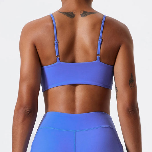 Top Fitness com Nó Frontal e Alças Largas