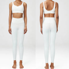 Conjunto Fitness com Top Liso e Legging Encorpada