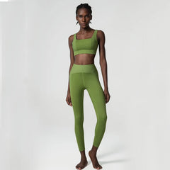 Kit Esportivo Feminino com Top, Legging e Casaco