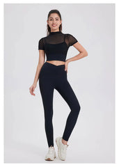 Conjunto Fitness com Blusa Manga Curta em Tule e Legging