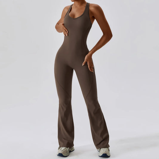 Macacão Fitness Flare com Costas Vazadas e Alça Estilo Halter