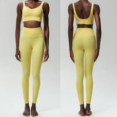 Conjunto Fitness com Top Liso e Legging Encorpada