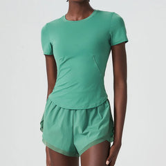 Conjunto Esportivo com Camiseta Cropped e Short com Forro
