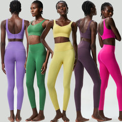 Conjunto Fitness com Top Liso e Legging Encorpada