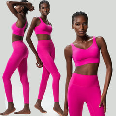 Conjunto Fitness com Top Liso e Legging Encorpada