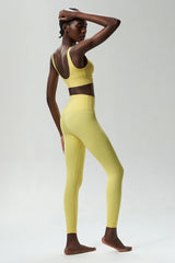 Conjunto Fitness com Top Liso e Legging Encorpada