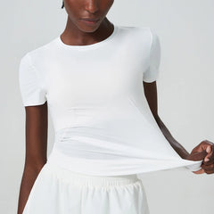 Conjunto Esportivo com Camiseta Cropped e Short com Forro