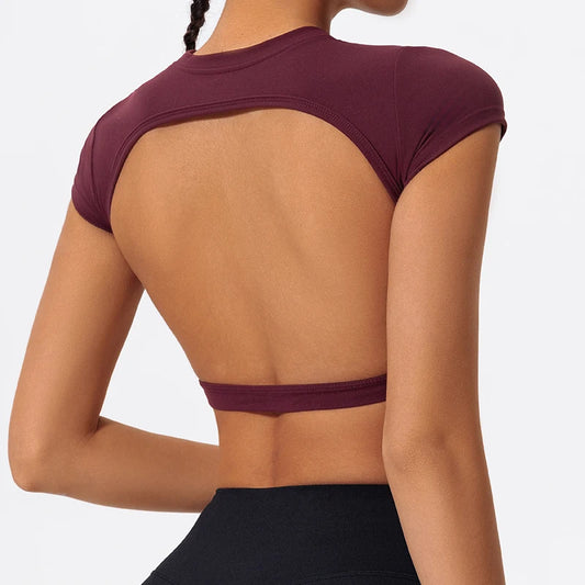 Cropped Fitness com Costas Abertas e Manga Curta – Alça Fixa e Estilo Bold