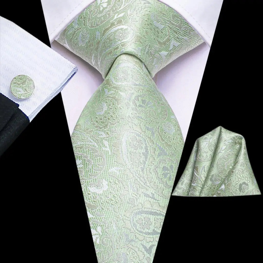 Gravata de Seda com Estampa Paisley Verde