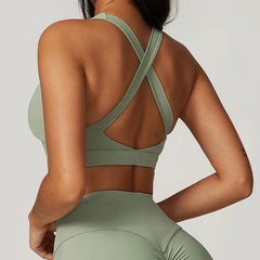 Top Fitness com Alças Cruzadas nas Costas – Bojo Removível e Sustentação
