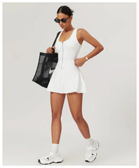 Vestido Esportivo com Saia Plissada