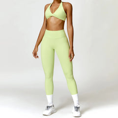 Conjunto Fitness com Top de Um Ombro e Short Cintura Alta