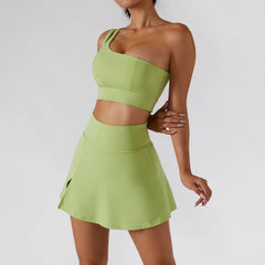 Conjunto Fitness Feminino com Top Ombro Só e Saia com Shorts