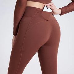 Conjunto Fitness com Manga Longa e Recortes em Tule