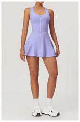 Vestido Esportivo com Saia Plissada