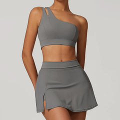 Conjunto Fitness Ombro Único com Saia Shorts