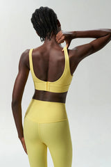 Conjunto Fitness com Top Liso e Legging Encorpada