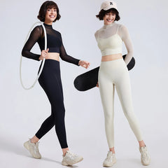 Conjunto Fitness com Manga Longa e Recortes em Tule