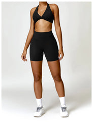Conjunto Fitness com Top de Um Ombro e Short Cintura Alta