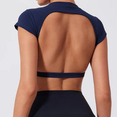 Cropped Fitness com Costas Abertas e Manga Curta – Alça Fixa e Estilo Bold