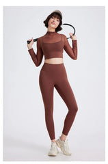 Conjunto Fitness com Manga Longa e Recortes em Tule