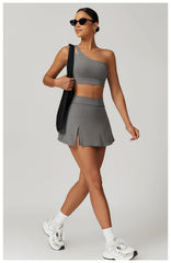 Conjunto Fitness Ombro Único com Saia Shorts