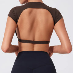 Cropped Fitness com Costas Abertas e Manga Curta – Alça Fixa e Estilo Bold