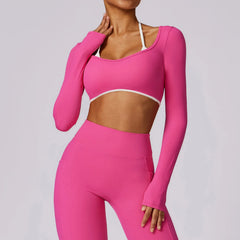 Blusa Fitness Manga Longa com Recorte Frontal e Costas Vazadas