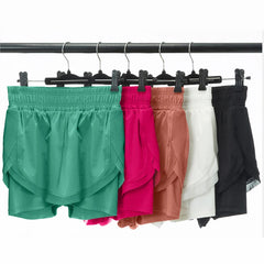 Conjunto Esportivo com Camiseta Cropped e Short com Forro