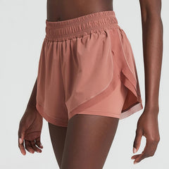 Conjunto Esportivo com Camiseta Cropped e Short com Forro