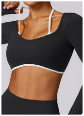 Blusa Fitness Manga Longa com Recorte Frontal e Costas Vazadas