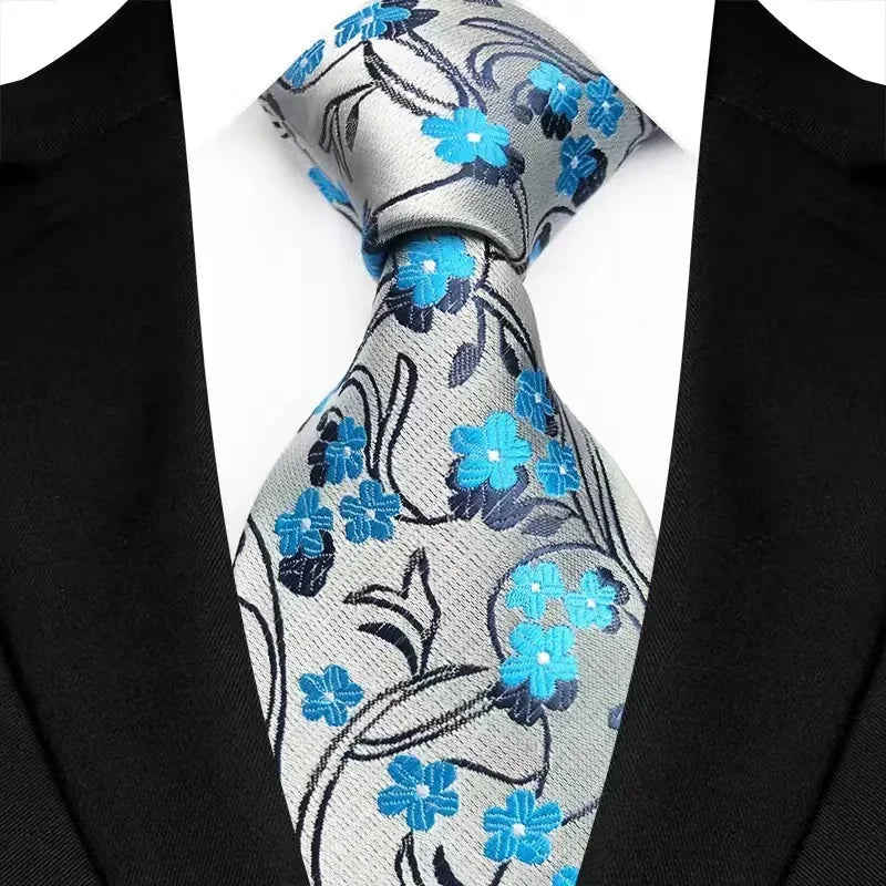 Gravata Masculina com Design Floral e Geométrico