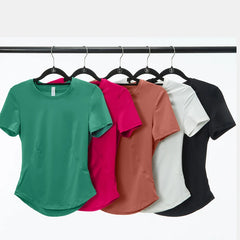 Conjunto Esportivo com Camiseta Cropped e Short com Forro